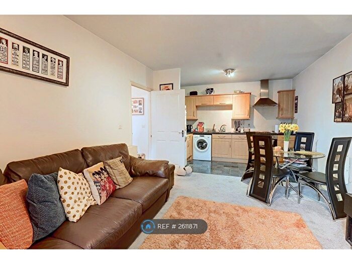 2 Bedroom Flat To Rent In Bridgewater Close, Frodsham, WA6