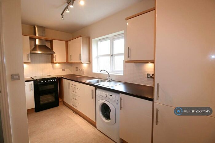 2 Bedroom Flat To Rent In Linnet Mews, Colchester, CO4