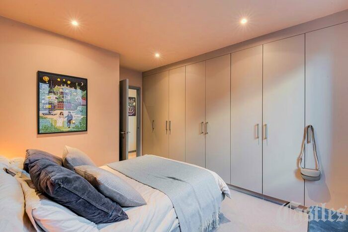 2 Bedroom Flat For Sale In Printworks House, Crouch End, N8
