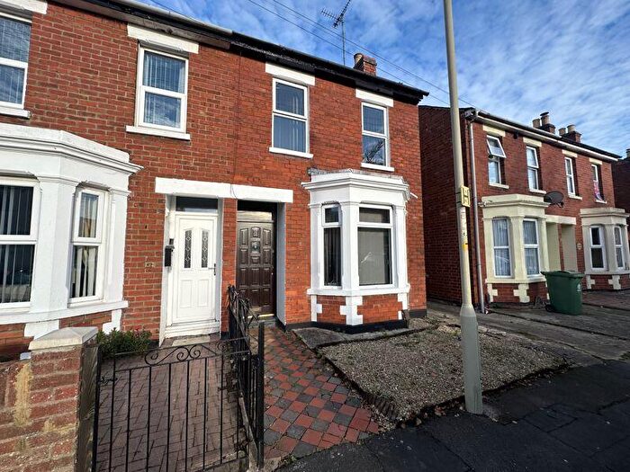 3 Bedroom House To Rent In Granville Street, Linden, GL1