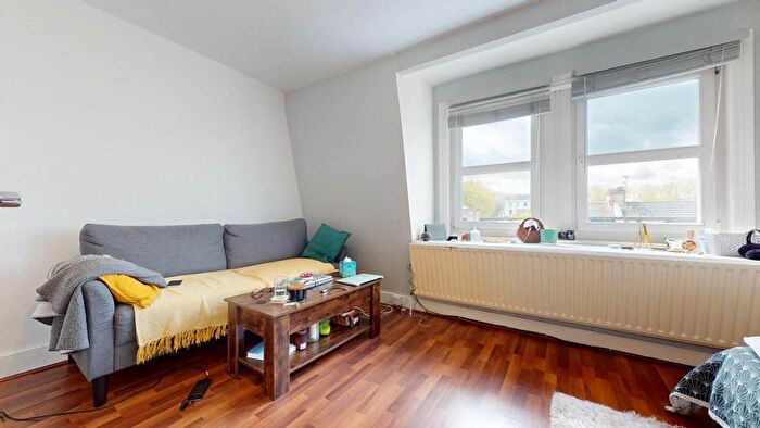 Studio To Rent In Smyrna Rd, London, Ly, London, NW6