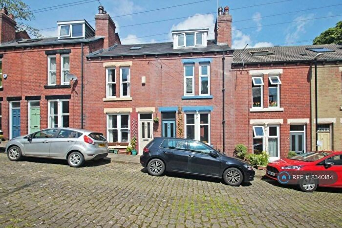 2 Bedroom Terraced House To Rent In Heddon Place, Leeds, LS6