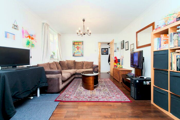 2 Bedroom Apartment To Rent In Perry Rise, London, SE23