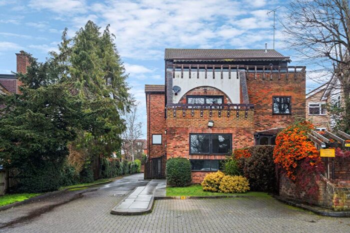 3 Bedroom Flat For Sale In Northwood, HA6