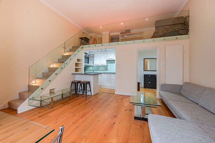 1 Bedroom Flat For Sale In Penywern Road, Earls Court, London, SW5