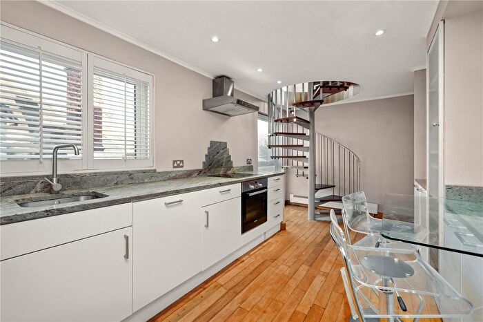 2 Bedroom Flat To Rent In Silwood Road, Ascot, Berkshire, SL5