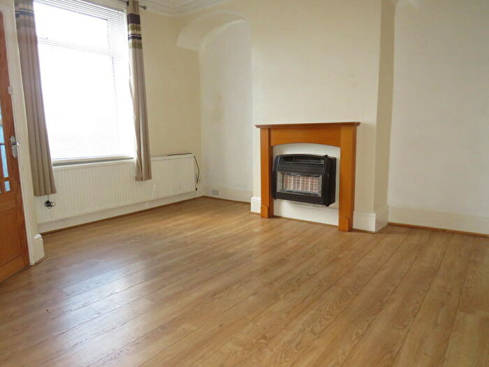 2 Bedroom House To Rent In Albert View, Halifax, HX2