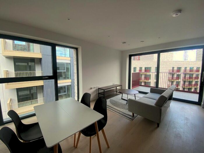 2 Bedroom Flat To Rent In Heygate Street, London, SE17