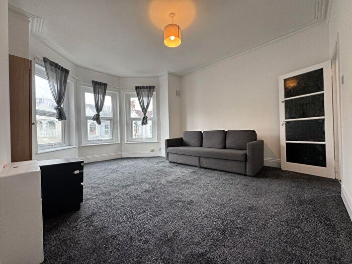 2 Bedroom Apartment To Rent In Linacre Road Willesden Green, NW2