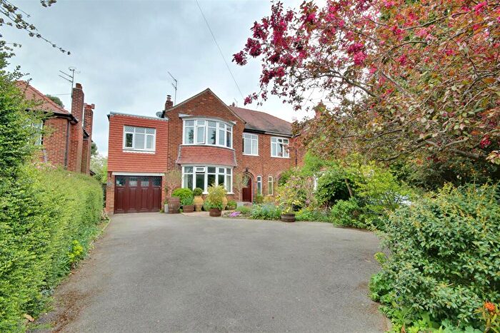 5 Bedroom Semi-Detached House For Sale In Driffield Road, Beverley, HU17