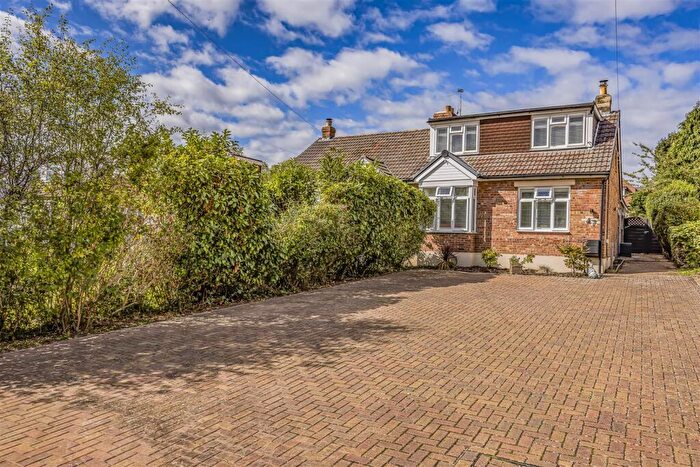 3 Bedroom Semi-Detached Bungalow For Sale In Frogmore Lane, Lovedean, PO8