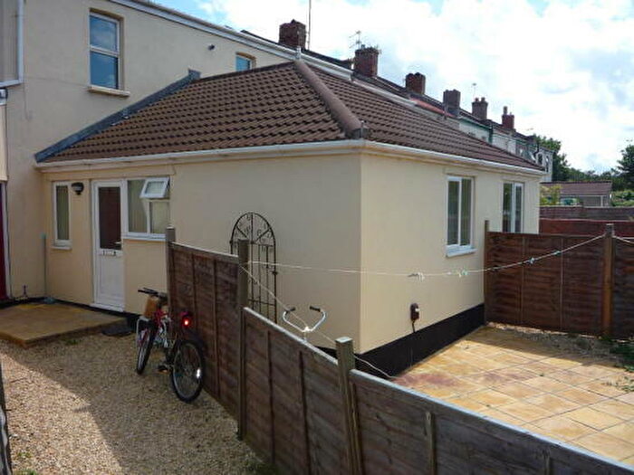 1 Bedroom Bungalow To Rent In Napier Road, Eastville, Bristol, BS5