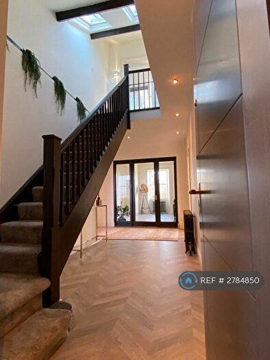 3 Bedroom Flat To Rent In Park Parade, Harrogate, HG1