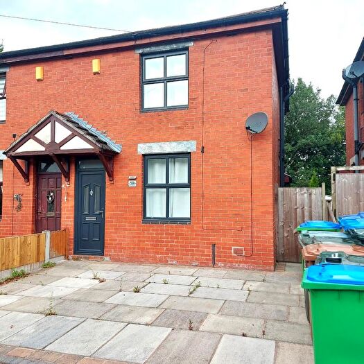 2 Bedroom Semi-Detached House To Rent In Abbey Crescent, Heywood, OL10