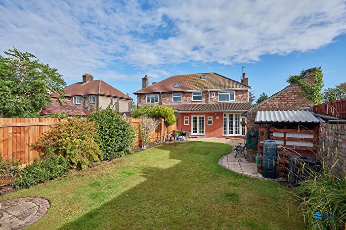 3 Bedroom Semi-Detached House For Sale In Higher Road, Halewood, L26