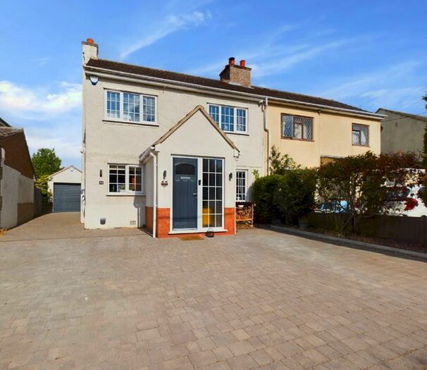 3 Bedroom Semi-Detached House For Sale In The Grove, Moulton, NN3