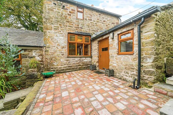 3 Bedroom Detached House To Rent In Burnley Road, Cliviger, Burnley, Lancashire, BB10