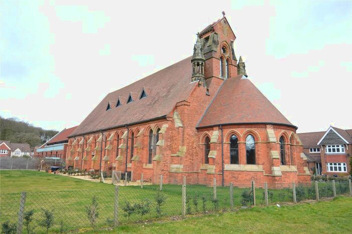 3 Bedroom Flat To Rent In Nightingale Grove, Rednal, Birmingham, West Midlands, B45