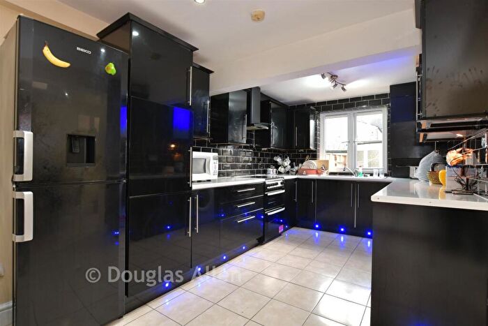 5 Bedroom End Of Terrace House For Sale In Calderon Road, Leytonstone, E11