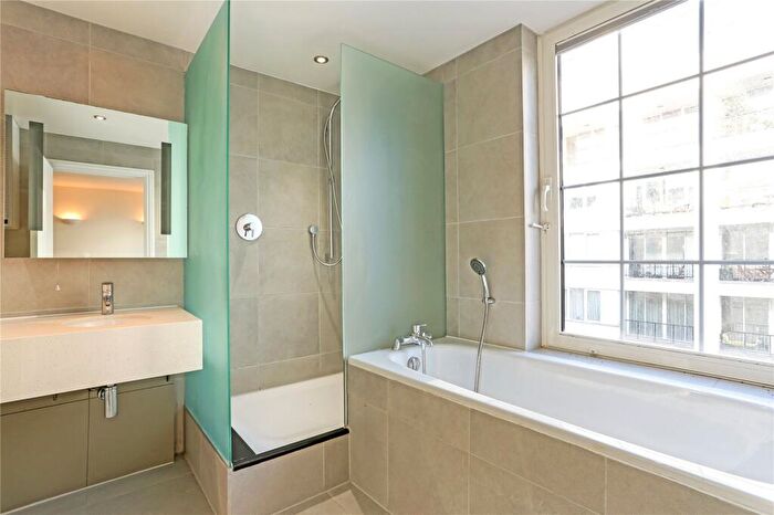 2 Bedroom Flat To Rent In Carlyle Court, Chelsea Harbour, London, SW10