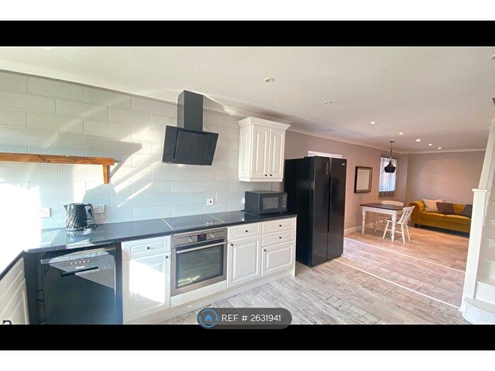 2 Bedroom End Of Terrace House To Rent In Tregaron Gardens, New Malden, KT3
