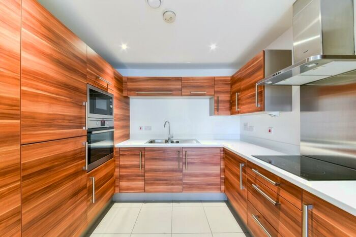 1 Bedroom Flat To Rent In Ben Jonson Road, Stepney Green, London, E1