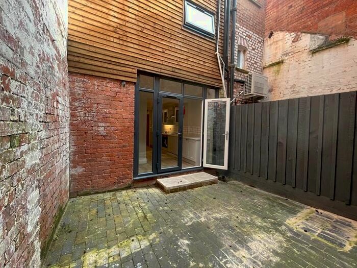 1 Bedroom Flat To Rent In Worcester Road, Malvern, Worcestershire, WR14