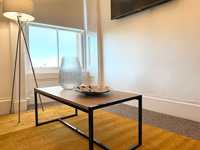 1 Bedroom Flat To Rent In Flat /, Crown Circus, Glasgow, G12