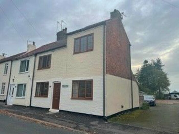 2 Bedroom Cottage To Rent In High Street, Hook, Goole, DN14