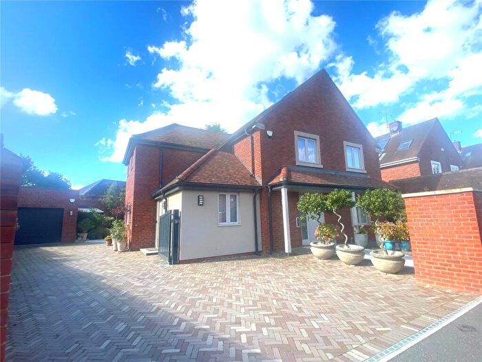 4 Bedroom Detached House To Rent In Duck Lane, Woburn, Milton Keynes, Bedfordshire, MK17