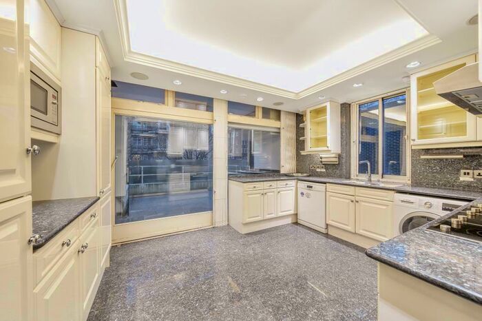 3 Bedroom Apartment To Rent In Imperial Court, St Johns Wood, NW8