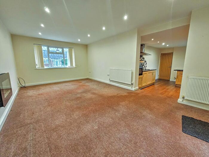 3 Bedroom Bungalow For Sale In Grange Lane, Utterby, LN11