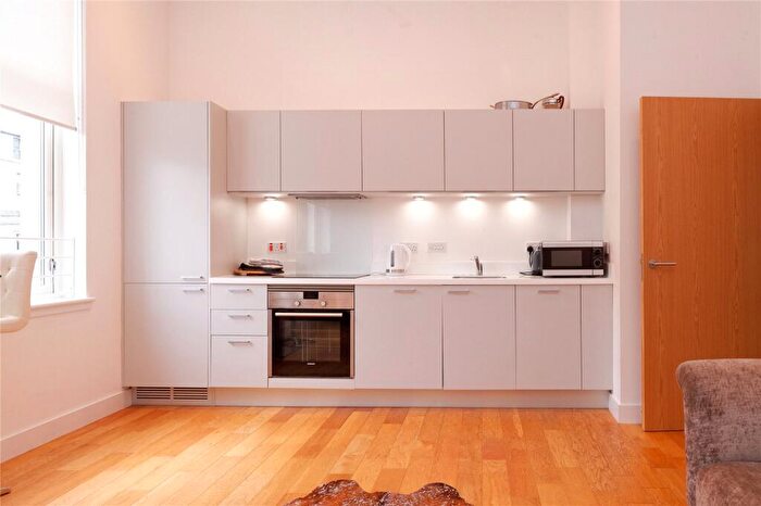2 Bedroom Apartment To Rent In Lynedoch Terrace, Park, Glasgow, G3