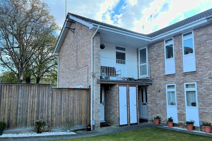 2 Bedroom Maisonette To Rent In Falstone, Woking GU21