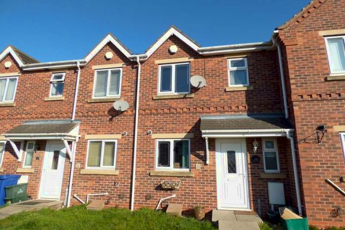 2 Bedroom Town House To Rent In Sunnymede View, Askern, Doncaster, DN6