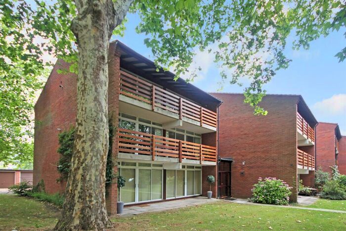 3 Bedroom Flat To Rent In Lady Jane Court, Cambridge, CB1