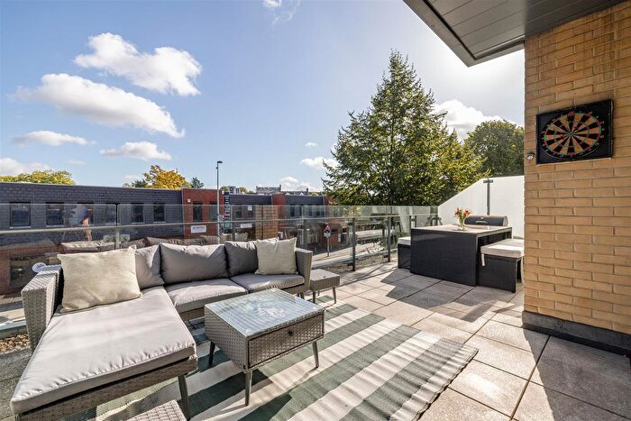 1 Bedroom Flat For Sale In Larkshall Road, Highams Park, E4