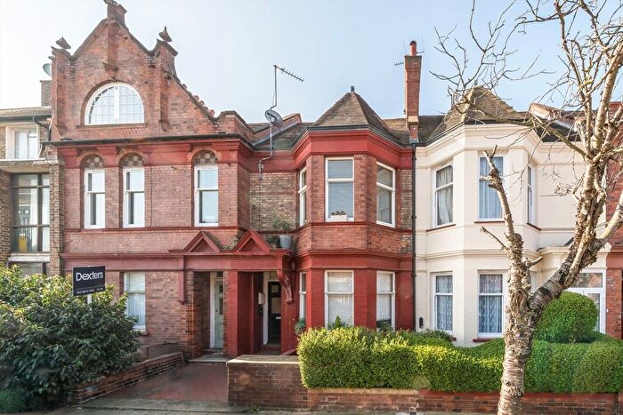 1 Bedroom Flat To Rent In Amesbury Avenue, Streatham Hill, SW2