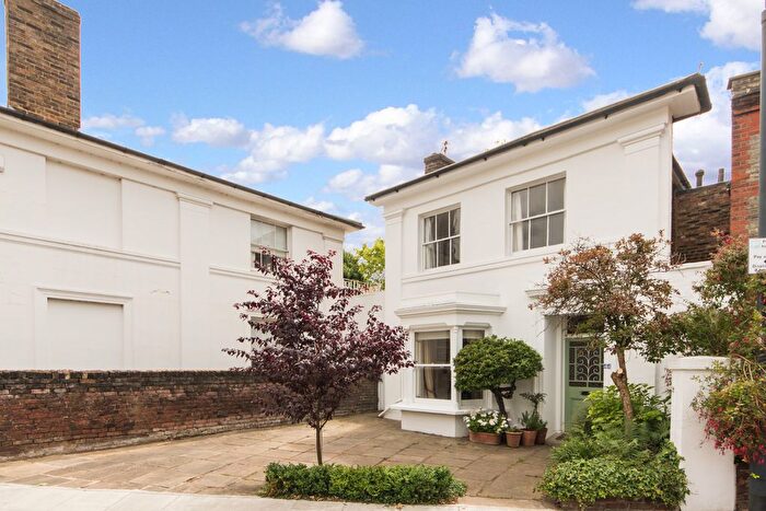 3 Bedroom Semi-Detached House To Rent In Ravenscourt Gardens, Chiswick, W6