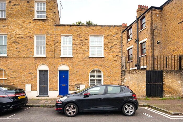 3 Bedroom Semi-Detached House To Rent In Adelina Grove, Whitechapel, London, E1