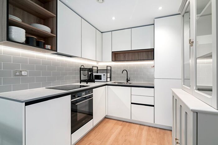 2 Bedroom Flat To Rent In Beaufort Square, London, NW9