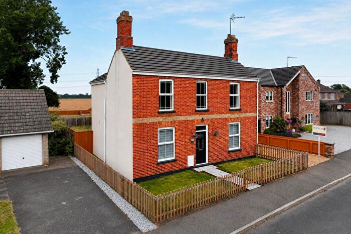 4 Bedroom Detached House For Sale In St. Pauls Road North, Walton Highway, PE14