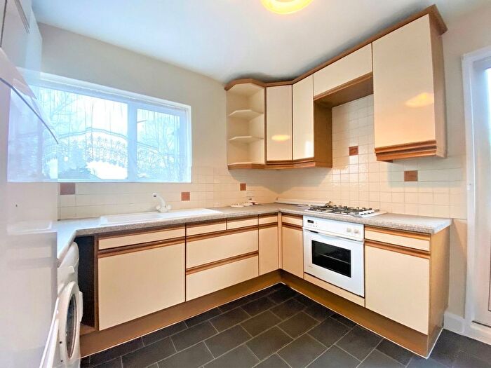 1 Bedroom Flat To Rent In Park Road, Uxbridge, UB8