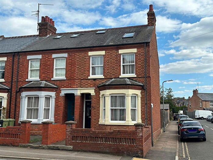 4 Bedroom End Of Terrace House For Sale In Wolverton Road, Stony Stratford, Milton Keynes, MK11