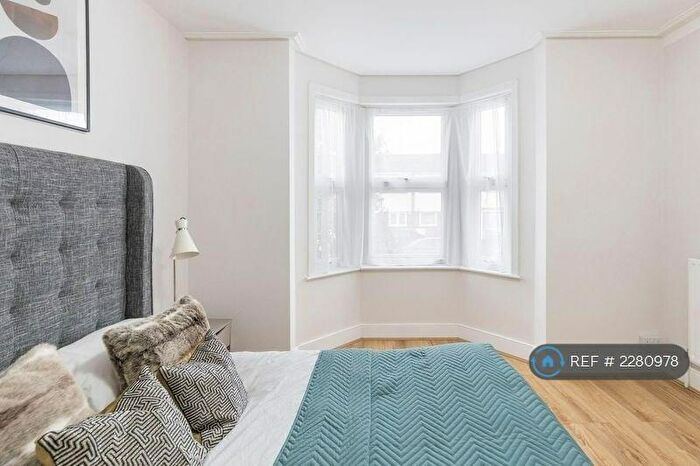 2 Bedroom Flat To Rent In Alliance Road, London, SE18