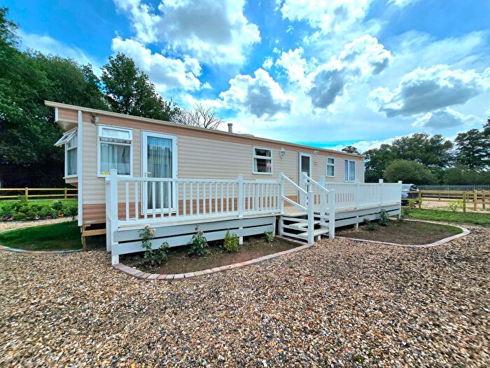 2 Bedroom Bungalow To Rent In Farnham Road, Liss, GU33