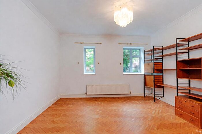 1 Bedroom Flat To Rent In New End, Hampstead, London, NW3