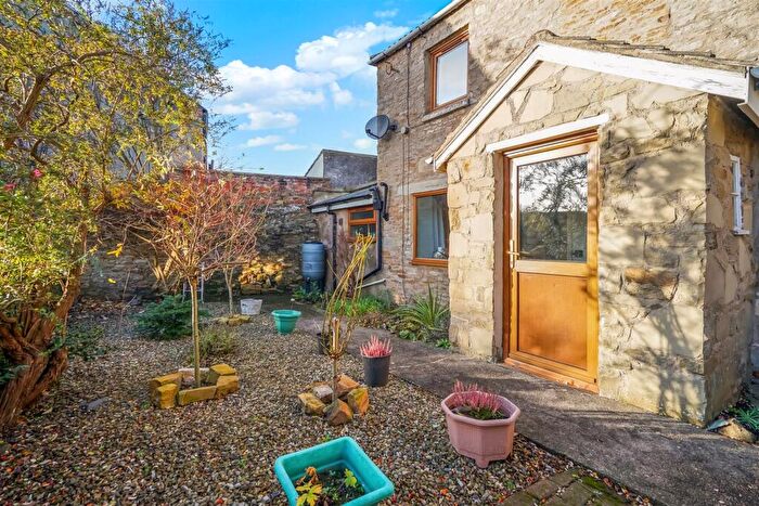 2 Bedroom Cottage For Sale In Darlington Road, Richmond, DL10