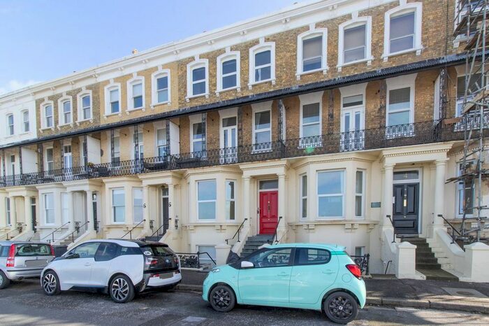 1 Bedroom Flat To Rent In Sea View Terrace, Margate, CT9