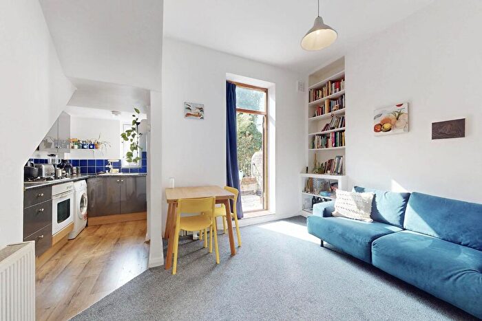1 Bedroom Flat To Rent In Woodstock Road, Stroud Green, N4